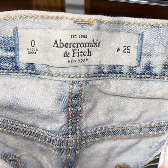 Abercrombie & Fitch Floral Crochet Front Shorts Size 25 - Picture 3 of 6